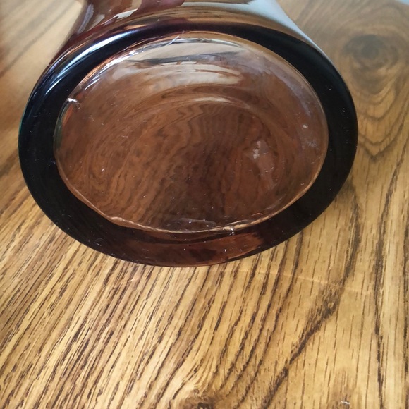 Pretty brown vase - Picture 3 of 3